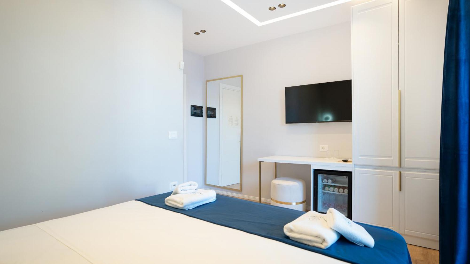 Sea Queen Luxury Hotel Radhimë 外观 照片