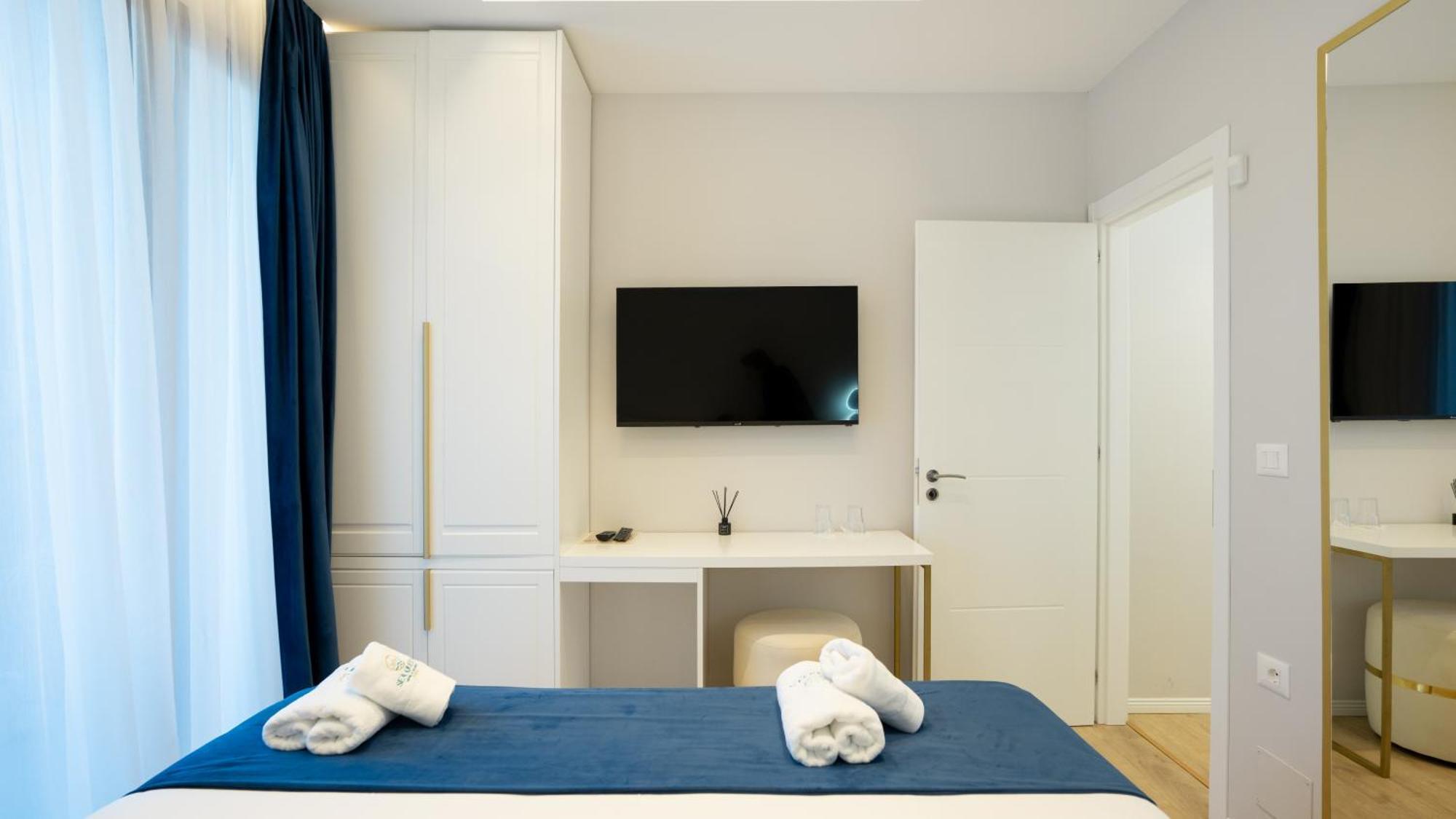 Sea Queen Luxury Hotel Radhimë 外观 照片