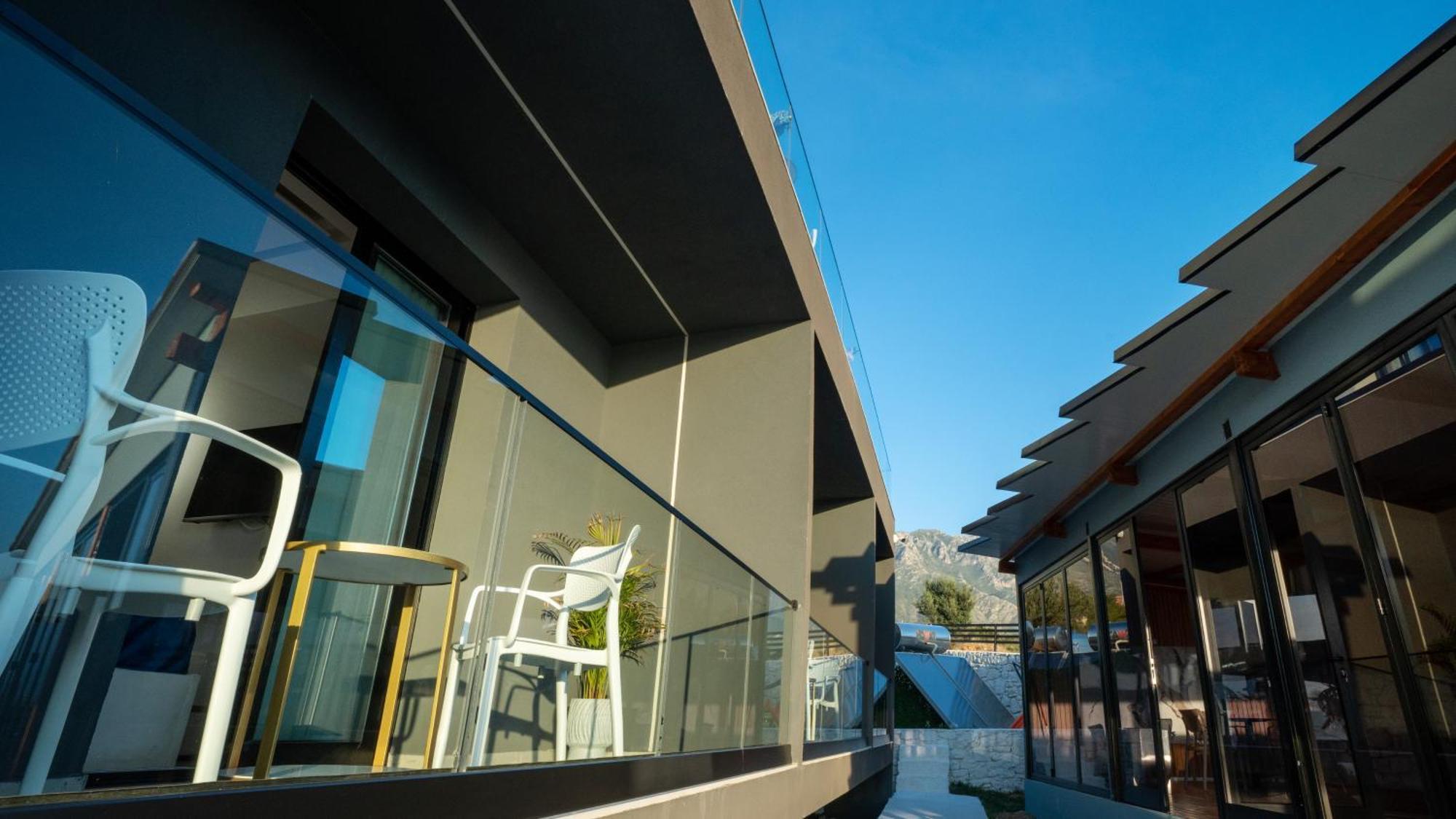 Sea Queen Luxury Hotel Radhimë 外观 照片
