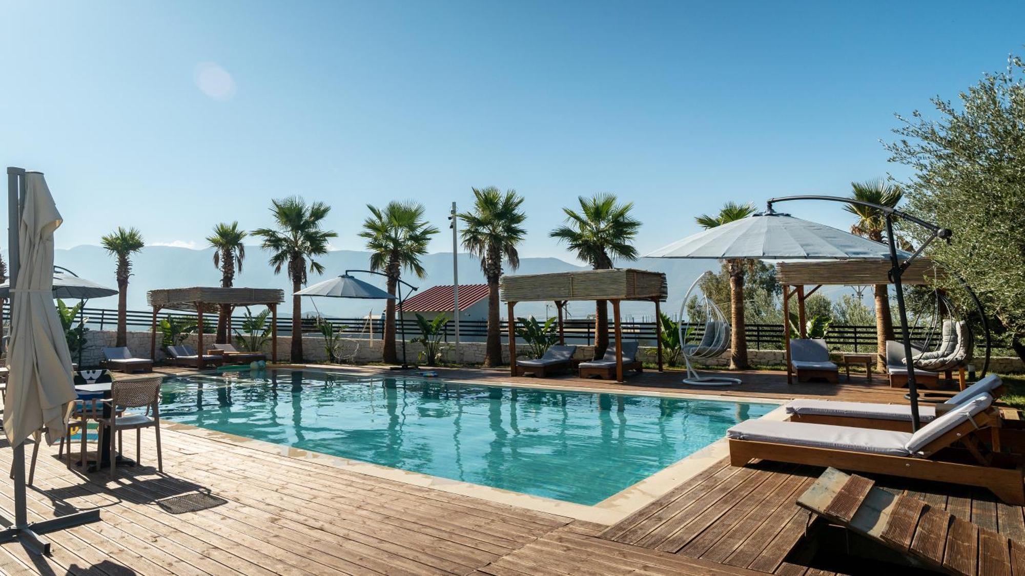 Sea Queen Luxury Hotel Radhimë 外观 照片