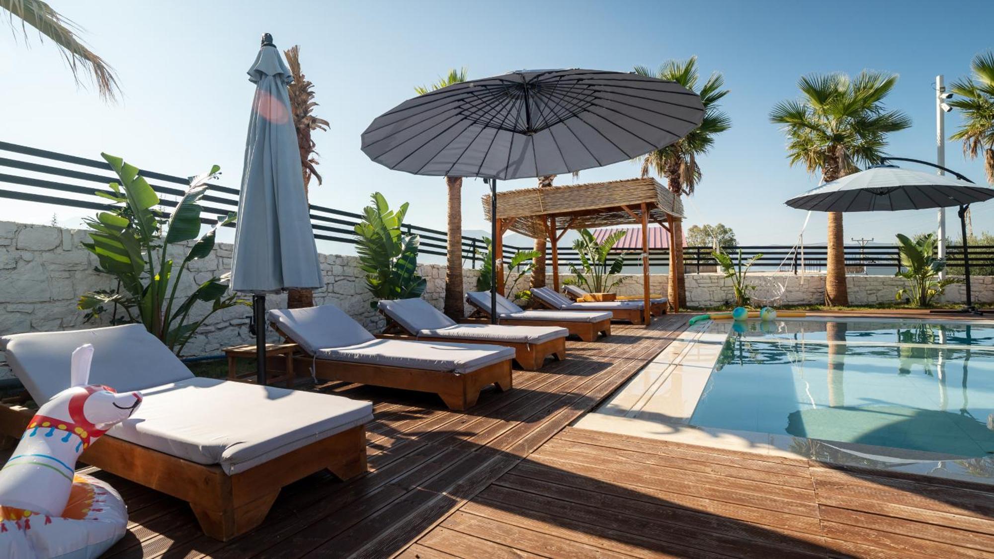Sea Queen Luxury Hotel Radhimë 外观 照片