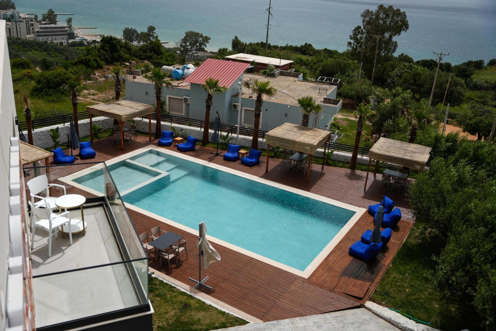 Sea Queen Luxury Hotel Radhimë 外观 照片